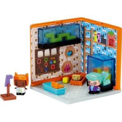 Mixieq's playset store