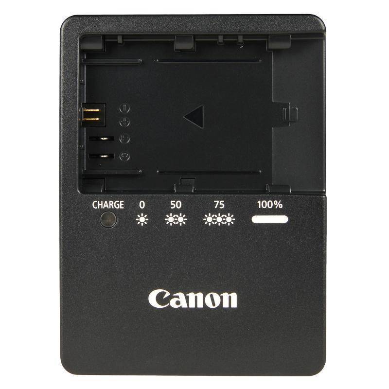 Зарядное устройство canon. Canon LC-e6. Canon LP e6 зарядник. Зарядное устройство LP-e6nh Canon. Сетевое зарядное устройство Canon LC-e6 для аккумуляторов Canon.