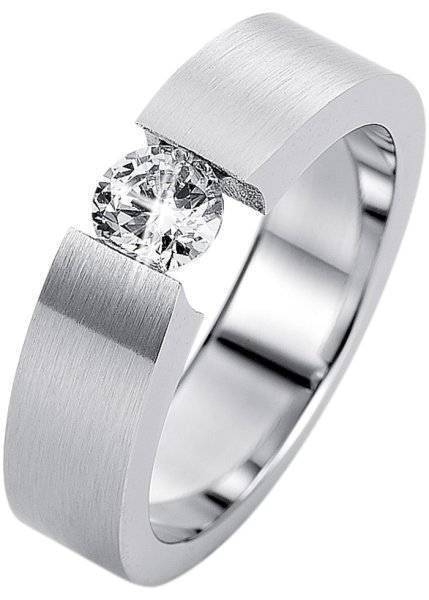 Широкое обручальное кольцо с одним бриллиантом