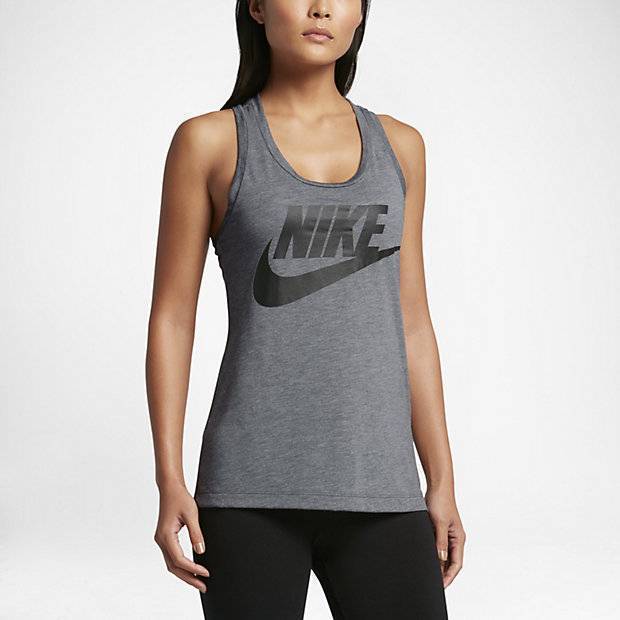 nike sportswear essential xs